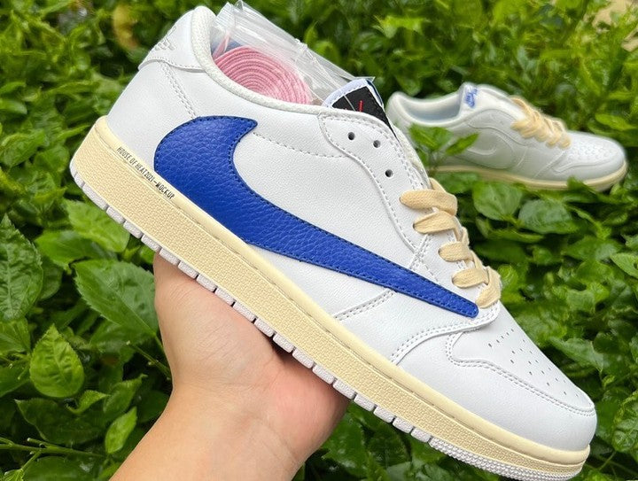 Jordan 1 low x Travis Scott