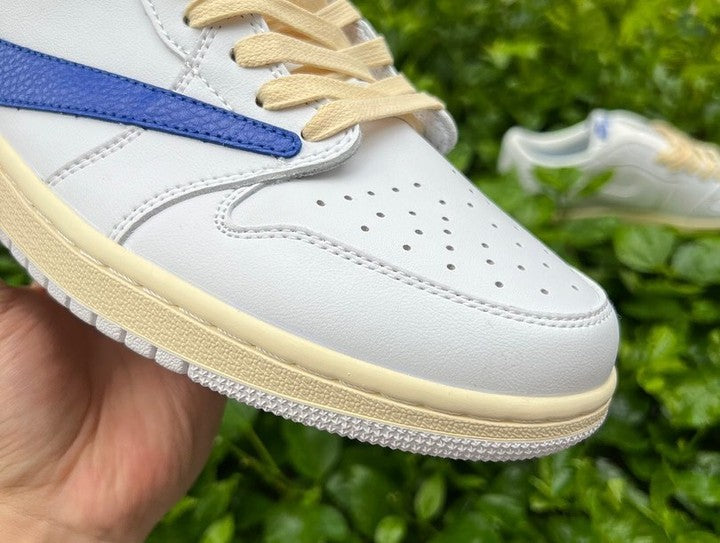 Jordan 1 low x Travis Scott