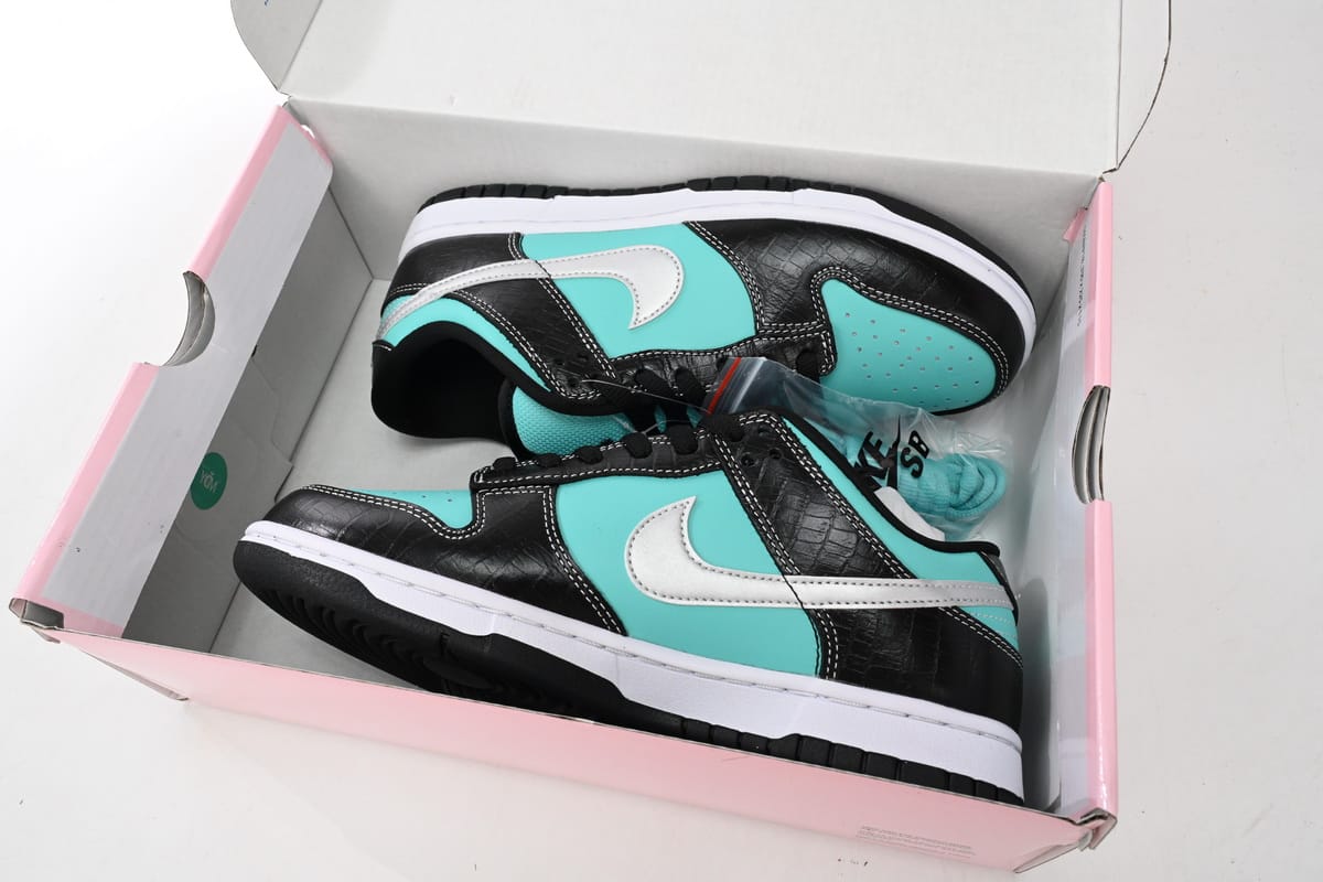 Dunk Low Diamond Supply