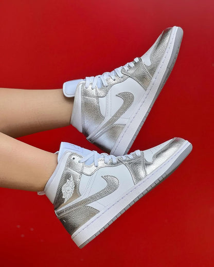 Air Jordan 1 Low SE "Metallic Silver"
