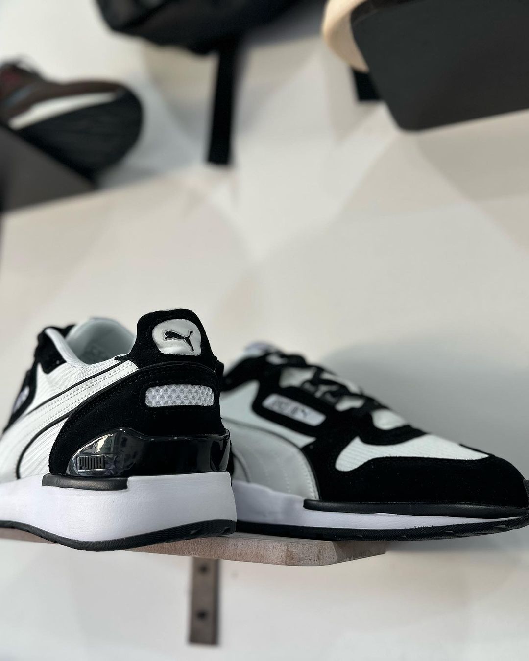 Puma space lab White & Black