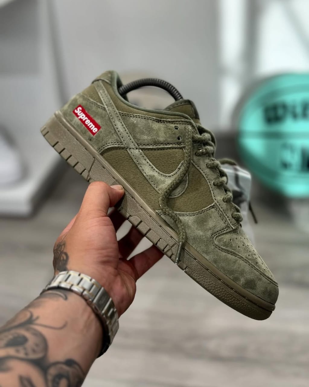 Supreme x Nike sb dunk low pro olive green