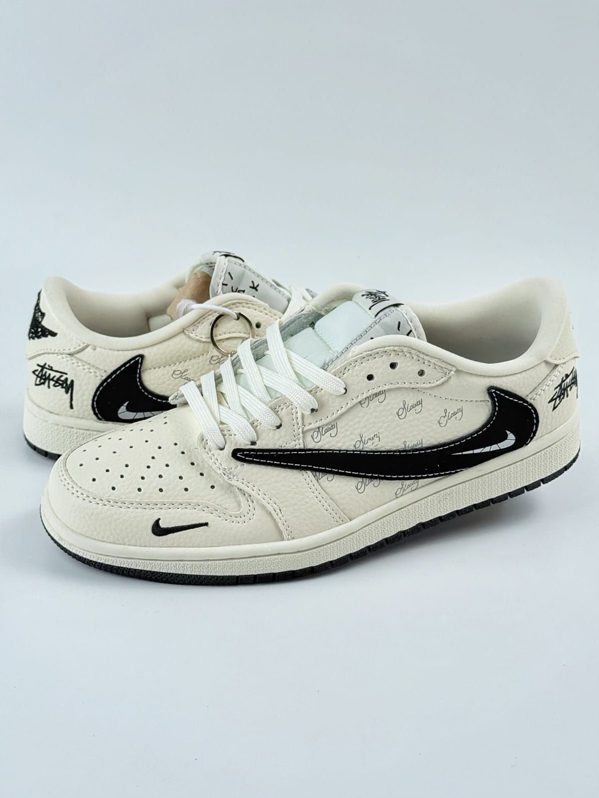 Travis Scott x Nike Air Jordan 1 Low x Stussy  - Beige