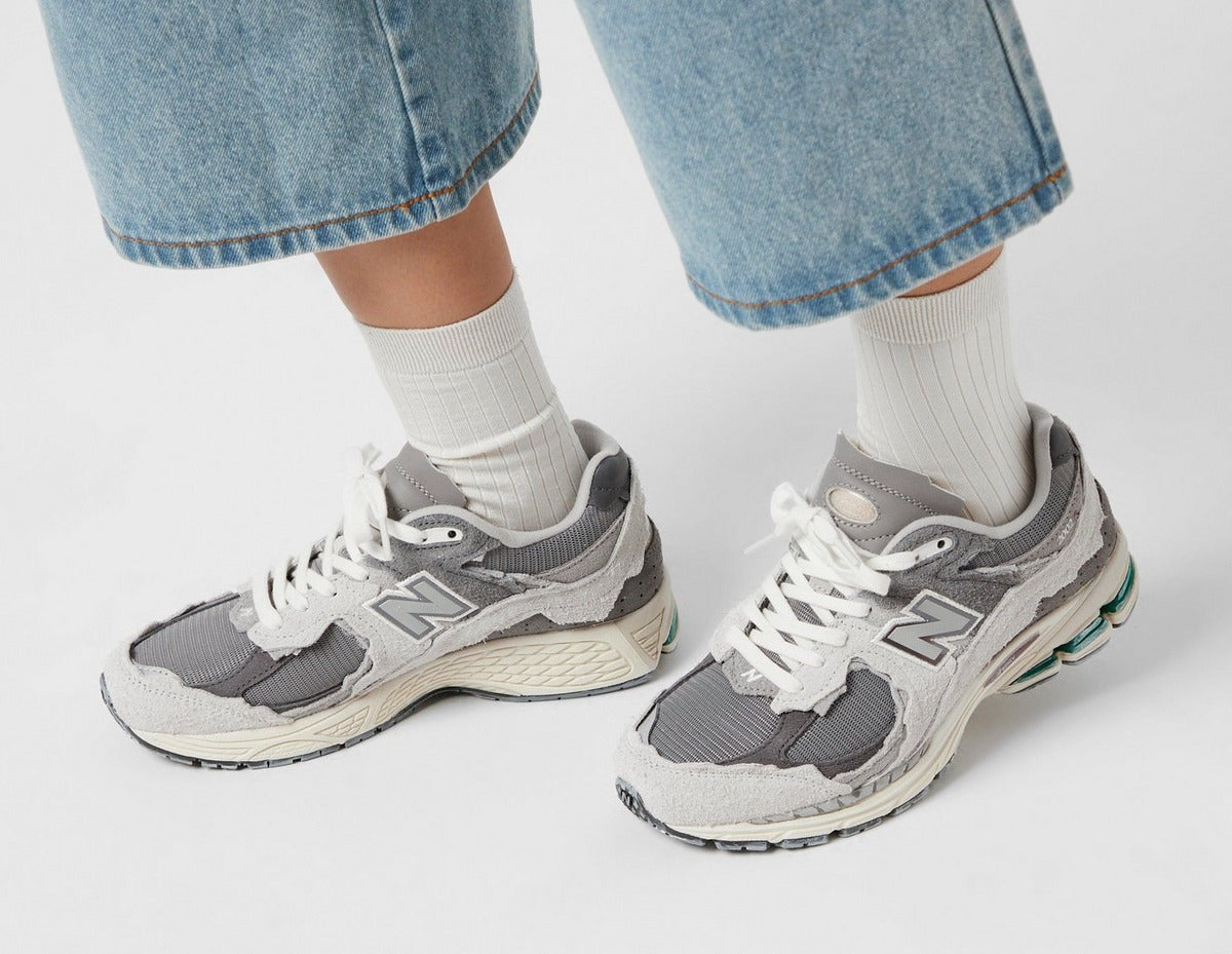 New Balance 2002 R
